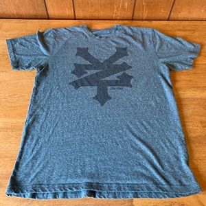 Zoo York T-shirt size L great condition
